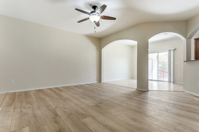 Building Photo - 3822 Abbey Cir