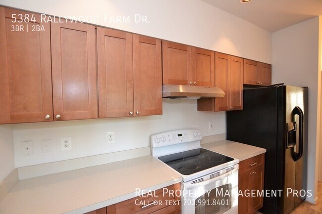 Building Photo - Beautifully Updated Cape Cod Home Located ...