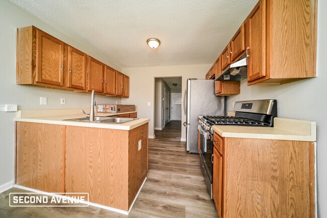 Building Photo - 505 Vaughan Valley View