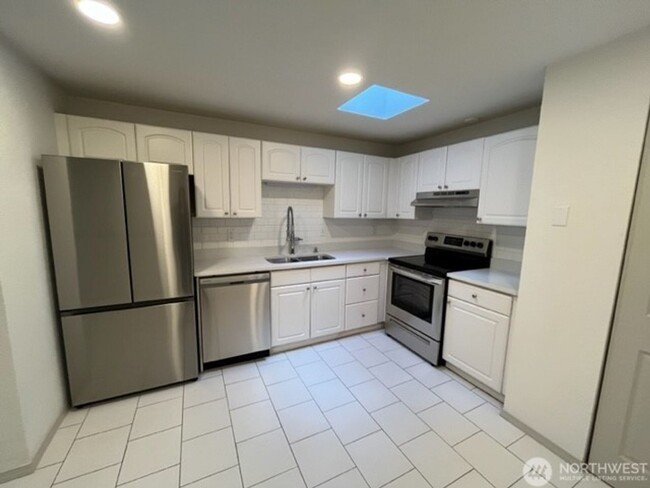 Foto del edificio - 3 Bd / 1Ba Renton Condo