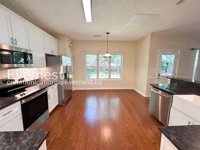 Foto del edificio - 6228 Weathersfield Way