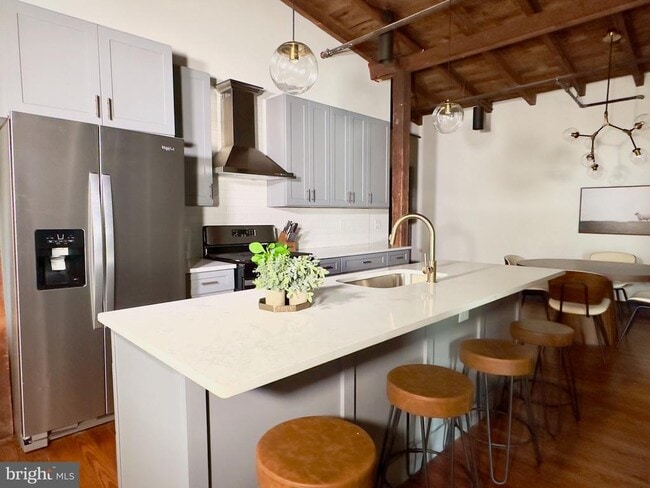 Building Photo - 437 W Grant St