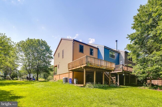 Building Photo - 9141 Bryant Ave