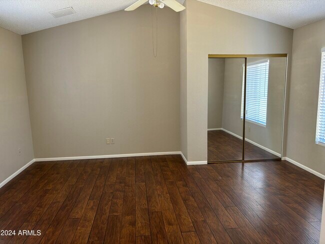 Foto del edificio - 15243 N 61st Dr