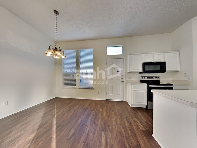 Building Photo - 8629 Garden Springs Dr
