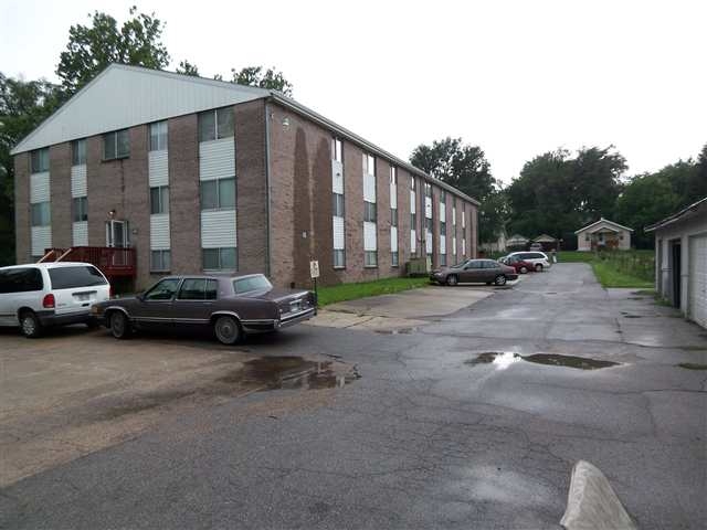 Building Photo - Oak View Apartments