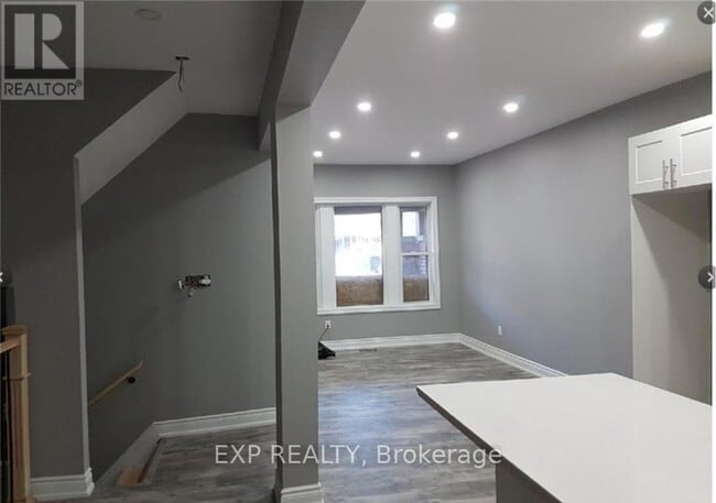 Building Photo - 24 Avalon Pl