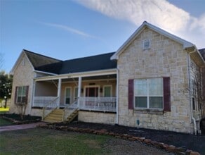 Building Photo - 9500 Mayfield Ave