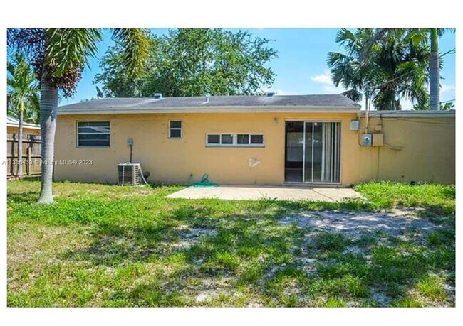 Foto del edificio - 6641 Raleigh St