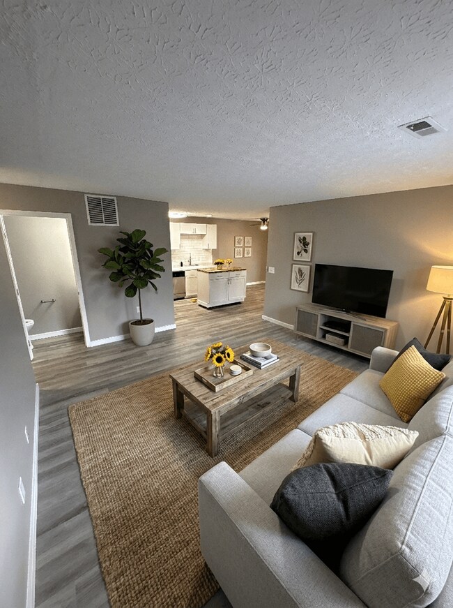 Interior Photo - Estates at Brentwood Lake