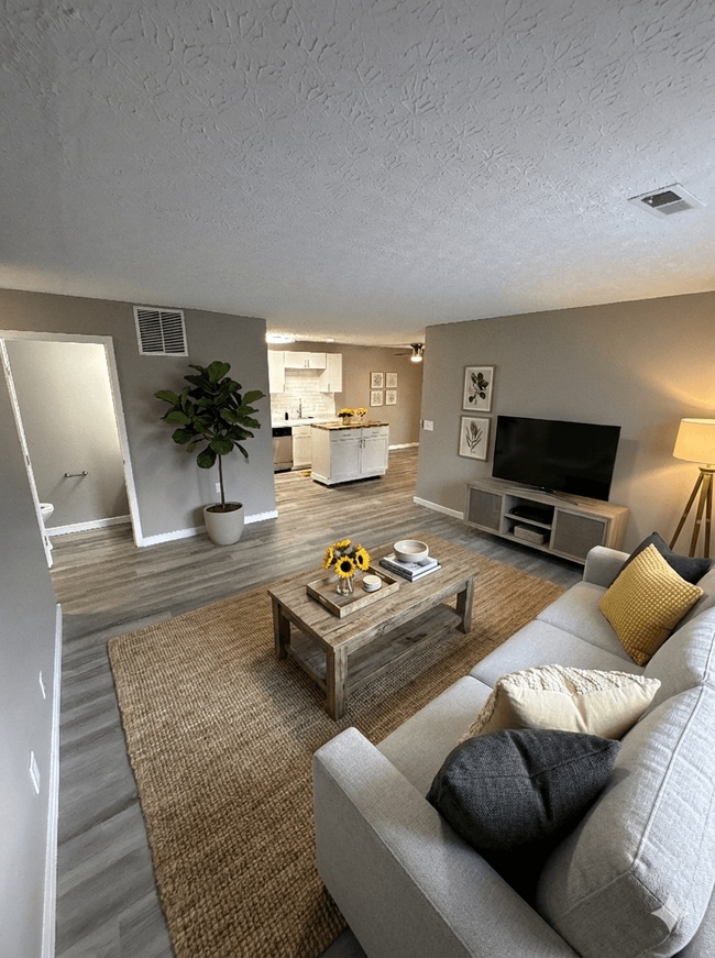 Interior Photo - Estates at Brentwood Lake