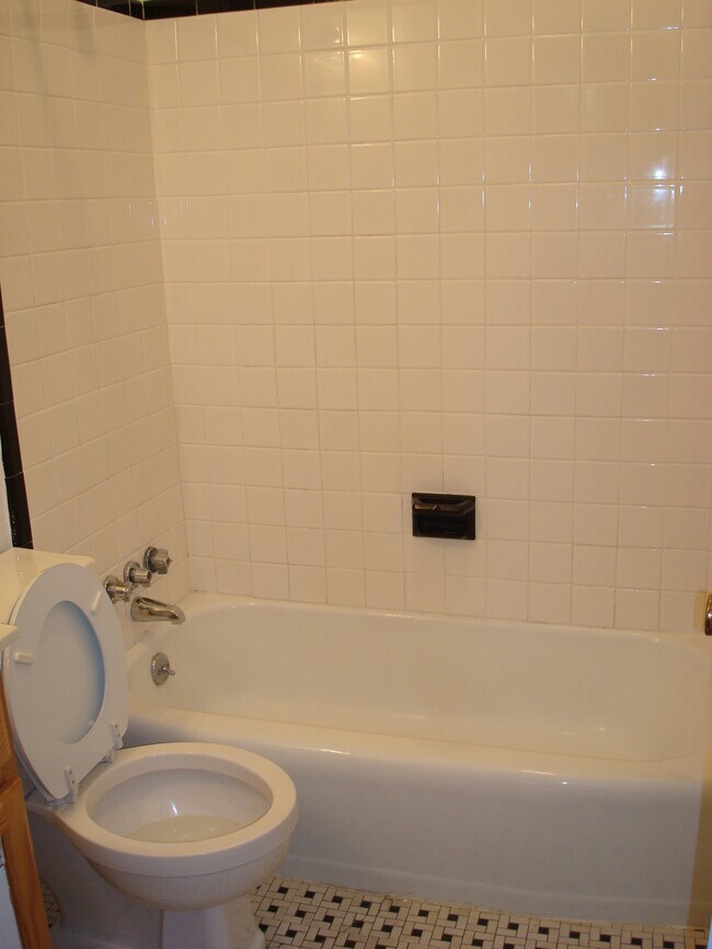 Bathroom - 1034 Redgate Ave