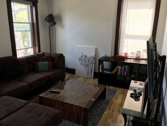 Foto del edificio - 272 Hancock Ave