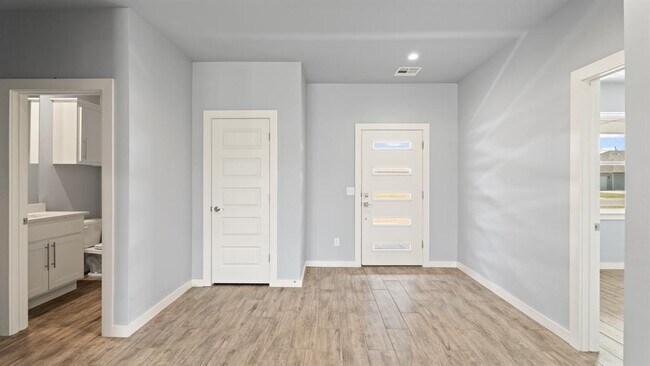 Building Photo - 213 Olde Ml Ct