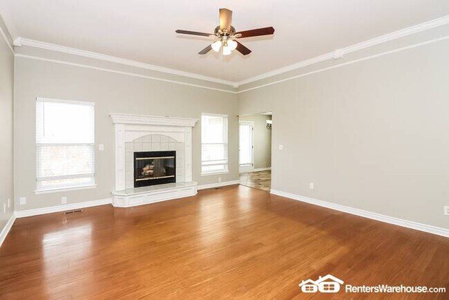 Building Photo - 4 Bed 3 Bath in Independence! Available NOW!!