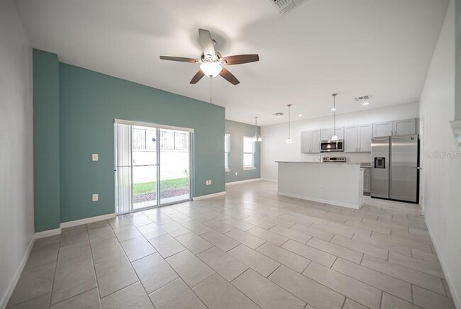 Building Photo - 900 Lakefront Village Dr