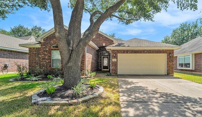 Building Photo - 15410 Pine Valley Tr