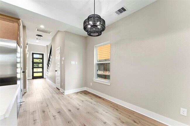 Building Photo - 9227 Ashville Dr