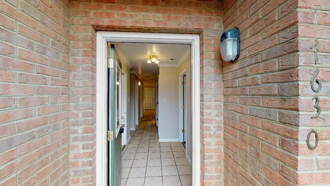 Foto del edificio - 7630 Emory Cove Way