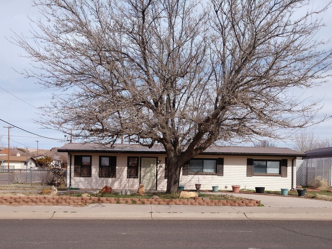 Primary Photo - Cozy Holbrook Home