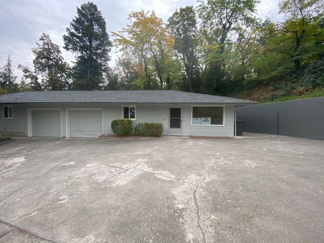 Building Photo - Johnson Duplex Apartments