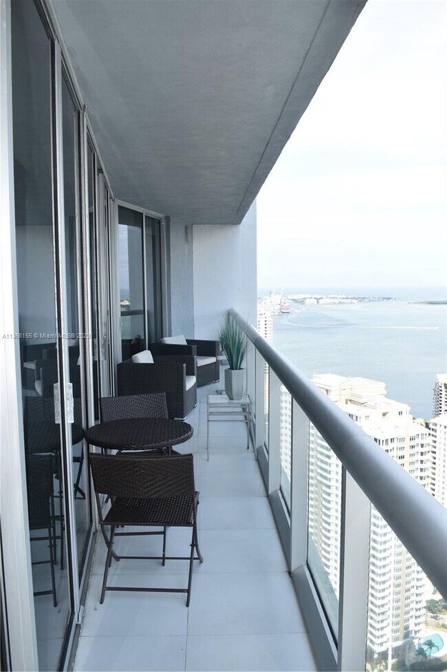 Foto del edificio - 475 Brickell Ave
