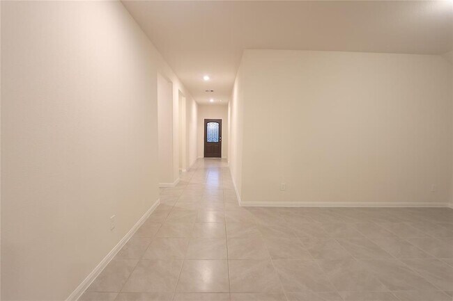 Building Photo - 3011 Lori Ann Ct