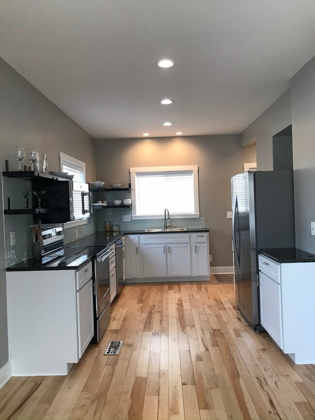 Building Photo - 1601 Niles Ave