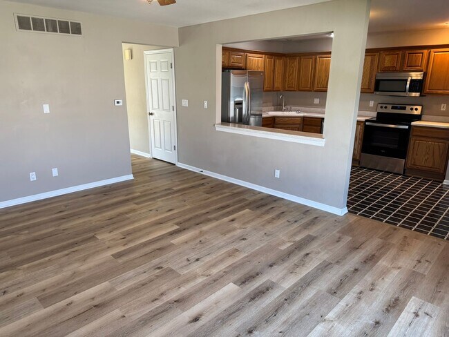 Building Photo - 2717 Bristol Dr