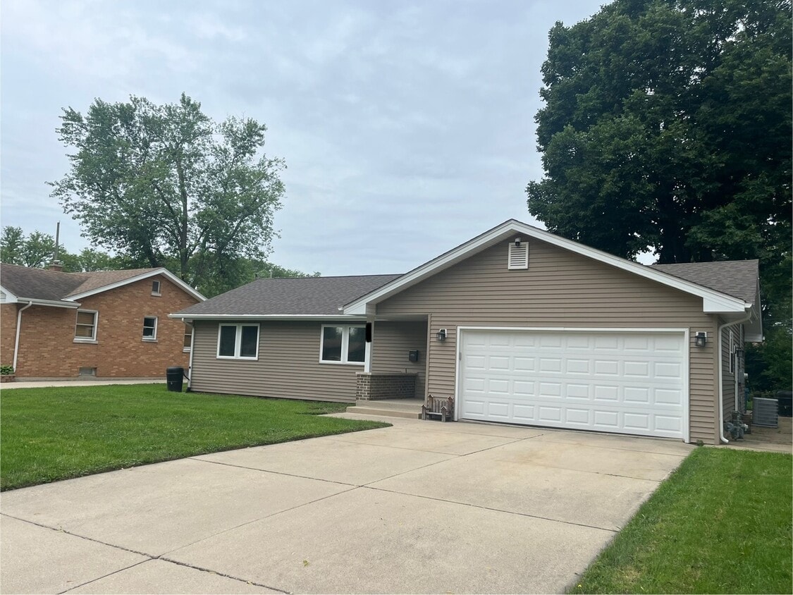 Foto principal - 714 Sheldon Ave
