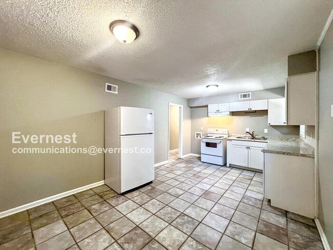 Building Photo - 6335 Southbridge Dr