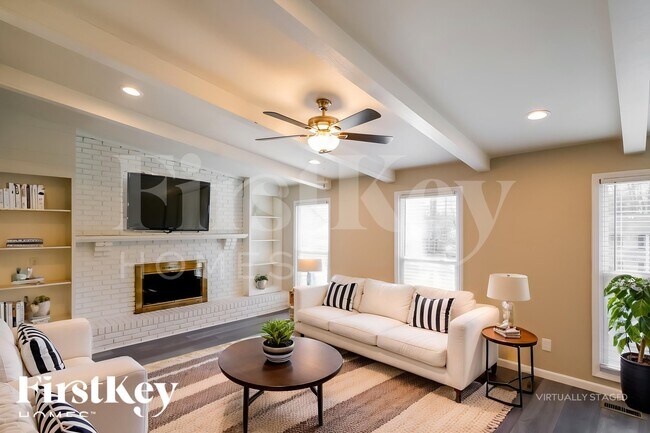 Foto del edificio - 2067 Longmeadow Ln