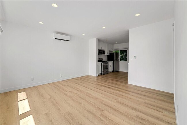 Building Photo - Newly Renovated Stand Alone Two Bedroom Ap...