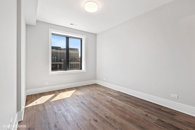 Foto del edificio - 3720 N Ashland Ave