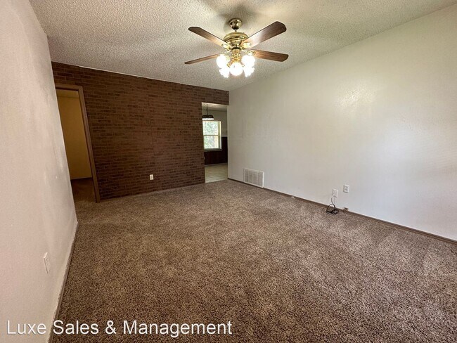 Building Photo - 4 br, 1.5 bath House - 4909 S Briarwood Dr