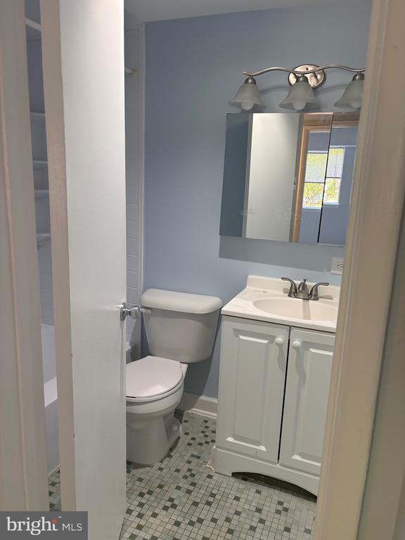 Foto del edificio - 215 Victor Pkwy