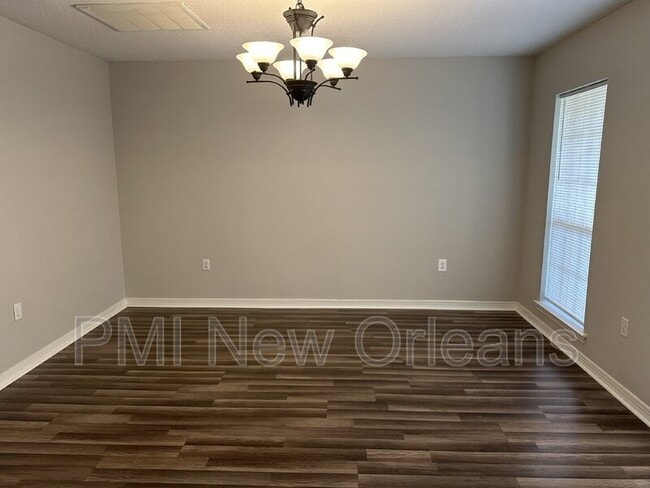 Building Photo - 1038 Sun Valley Ln