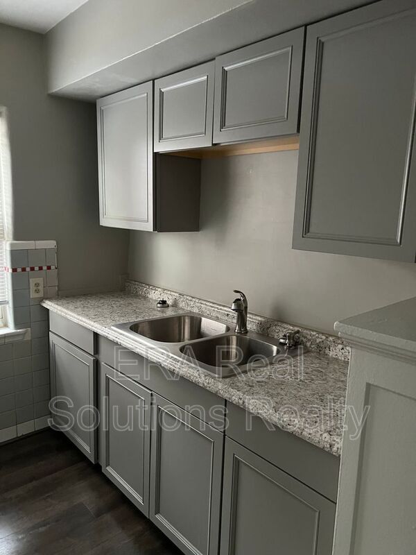 Foto del edificio - 6659 Montgomery Rd