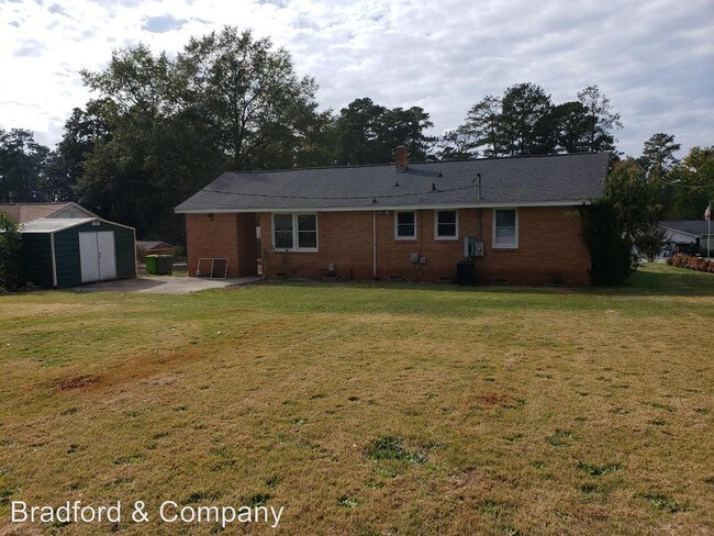 Building Photo - 3 br, 2 bath House - 1620 Luster Lane