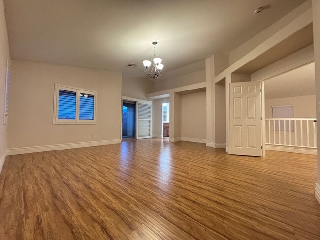 Foto del edificio - LUXURY LIVING • GOLF COURSE VIEW • GUARD-GATED COMMUNITY