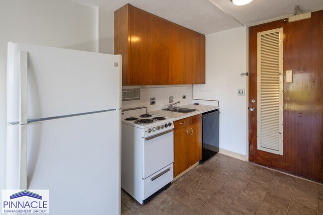 Building Photo - 1511 Nuuanu Ave