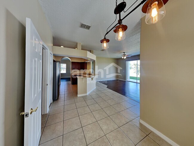 Building Photo - 14801 Braywood Trl