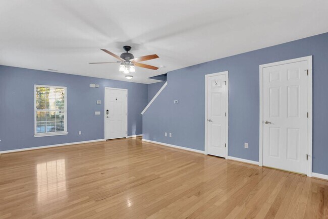 Foto del edificio - 3 bedroom 2 1/2 bath with loft