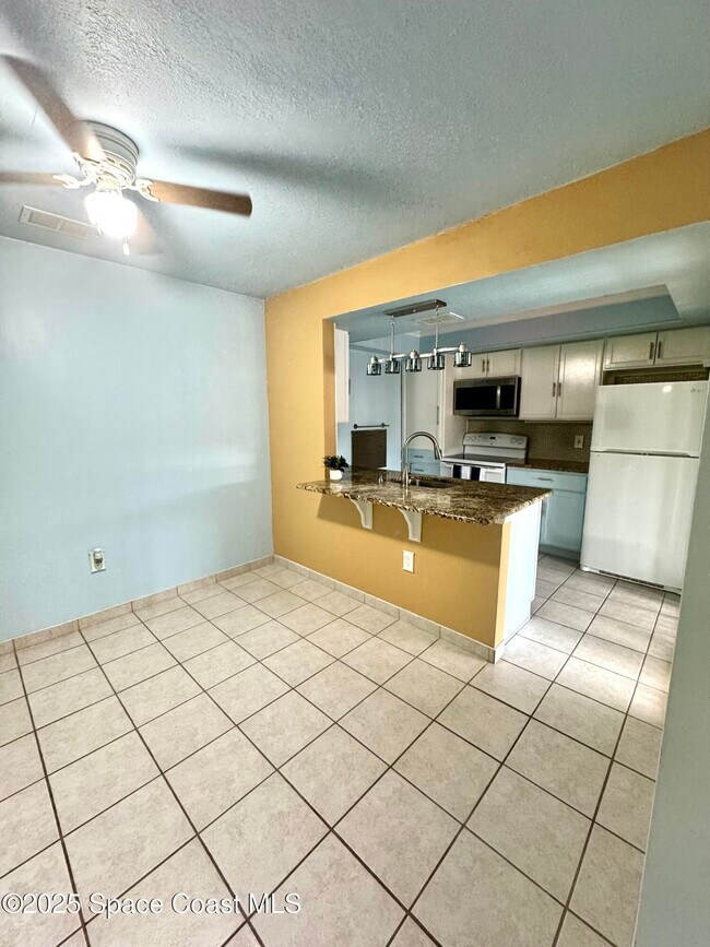 Foto del edificio - 624 Ridge Club Dr