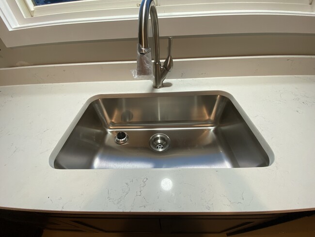 Kitchen Sink - 723 W Osage St