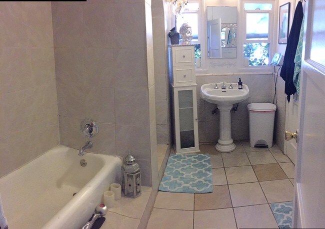 Foto del edificio - 5520 San Vicente Blvd