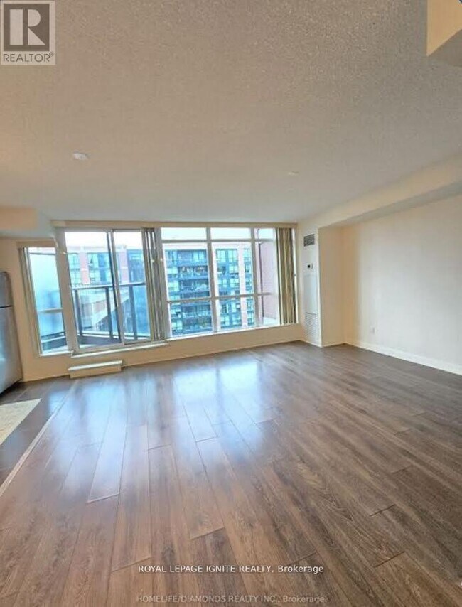 Photo du bâtiment - 525 Wilson Ave