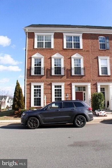 Photo - 13570 Village Green Dr Townhome