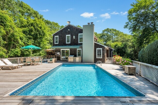 Building Photo - 25 Broidy Ln