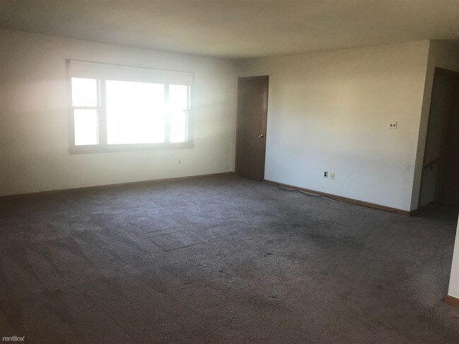 Building Photo - 2 br, 1 bath House - 60B Byberry Rd